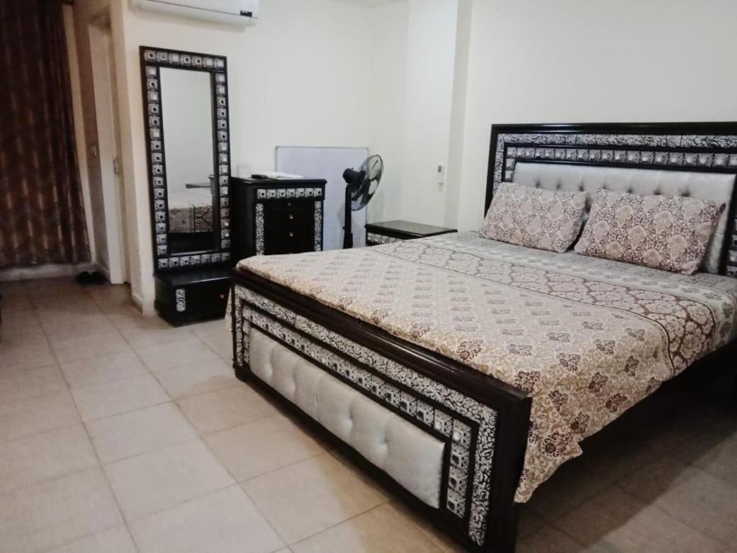 Hs Global Apartments Rawalpindi Buitenkant foto